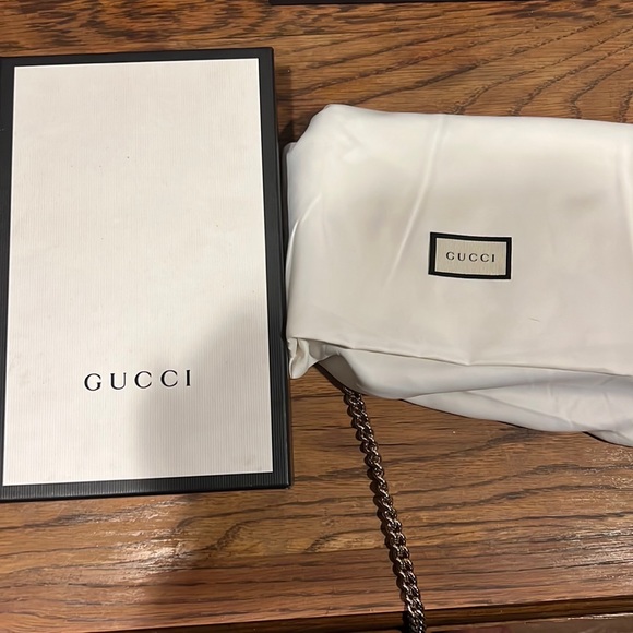 Gucci soho wallet navy blue with chain - Picture 1 of 3